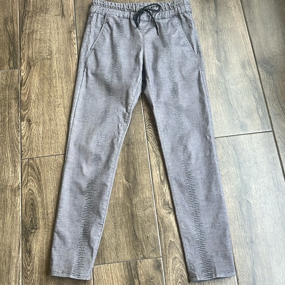 Bevy Flog Shely Original Pant Silver Sage Gray Snakeskin Print Cotton Size 26. - Picture 1 of 5